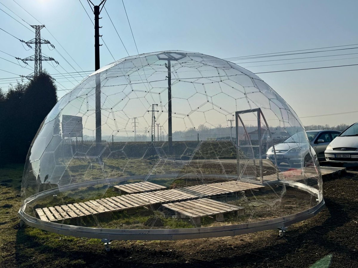 Polykarbonátová zahradní kopule ∅ 5m